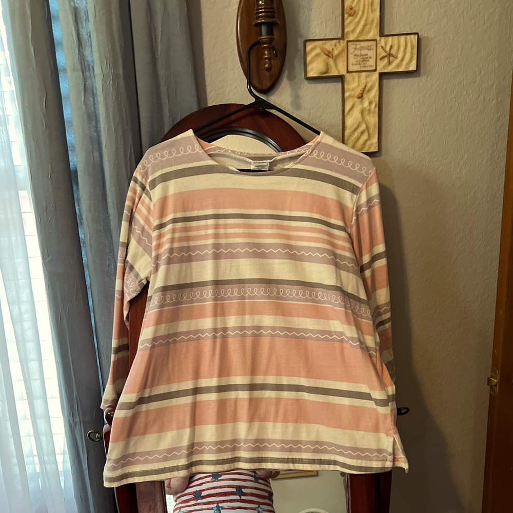 Women tee shirt size large pink and purple and white